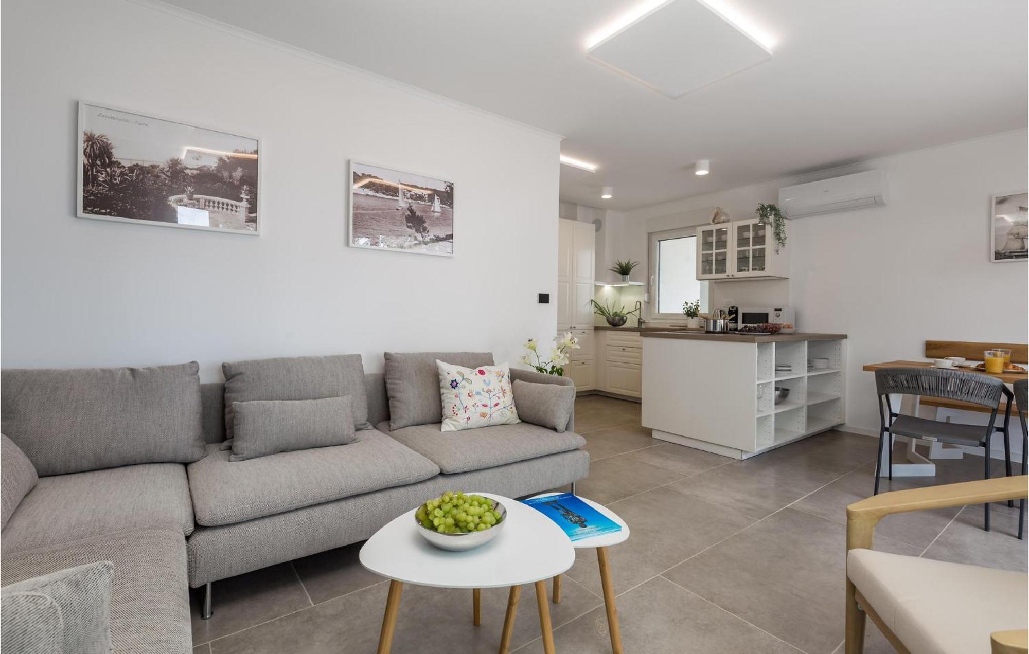 Amazing Apartment In Mali Losinj With Wifi Экстерьер фото